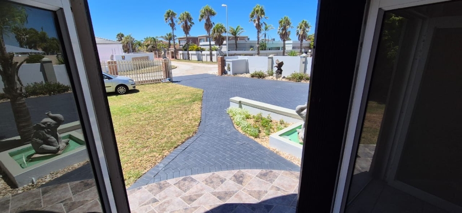 4 Bedroom Property for Sale in Summerstrand Eastern Cape